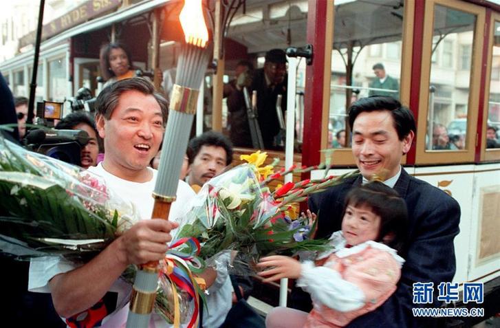 （改革先鋒風(fēng)采&middot;圖文互動(dòng)）（4）展現(xiàn)團(tuán)結(jié)一致的拼搏精神&mdash;&mdash;記我國首位奧運(yùn)冠軍許海峰