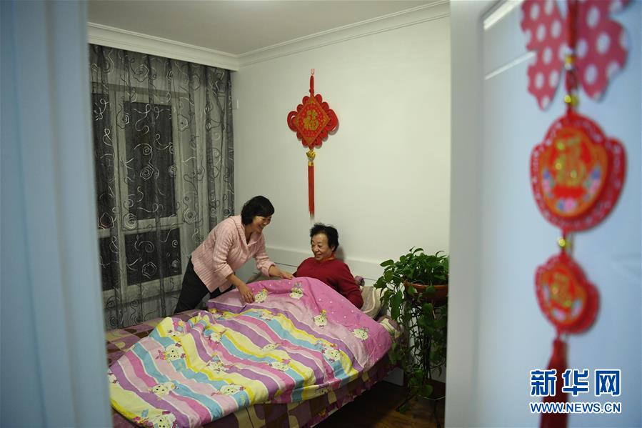 （新華全媒頭條&middot;圖文互動(dòng)）（4）&ldquo;英雄之妻&rdquo;，為愛堅(jiān)守19年