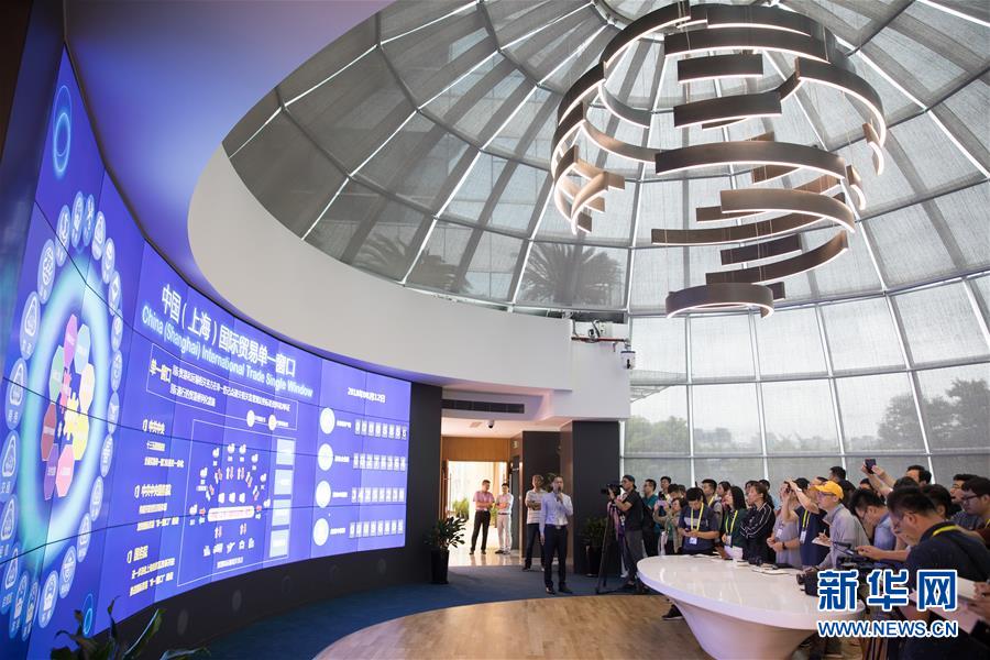 （全面深化改革這五年&middot;圖文互動(dòng)）（2）吃改革飯走開(kāi)放路打創(chuàng)新牌 上海奮力創(chuàng)造發(fā)展新傳奇