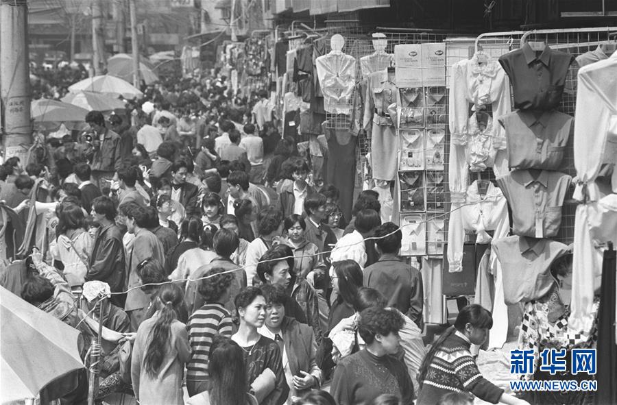 (新華全媒頭條·圖文互動)(2)“天下第一街”的“浴火重生”——漢正街兩度“起死回生”背后的迭代“密碼”