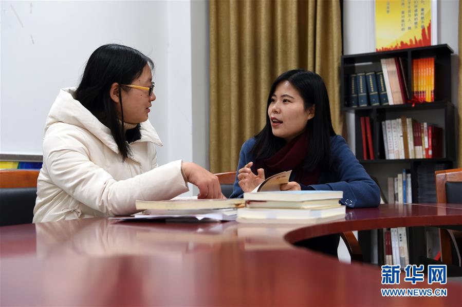 (在習(xí)近平新時(shí)代中國(guó)特色社會(huì)主義思想指引下·將改革開放進(jìn)行到底·強(qiáng)國(guó)之基)(新華全媒頭條·圖文互動(dòng))(6)奮斗不停步 改革再出發(fā)——“四個(gè)自信”筑牢強(qiáng)國(guó)之基