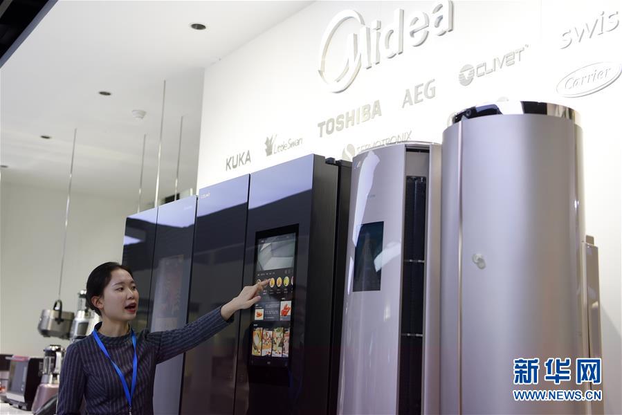 (在習(xí)近平新時(shí)代中國(guó)特色社會(huì)主義思想指引下·將改革開放進(jìn)行到底·強(qiáng)國(guó)之基)(新華全媒頭條·圖文互動(dòng))(7)奮斗不停步 改革再出發(fā)——“四個(gè)自信”筑牢強(qiáng)國(guó)之基