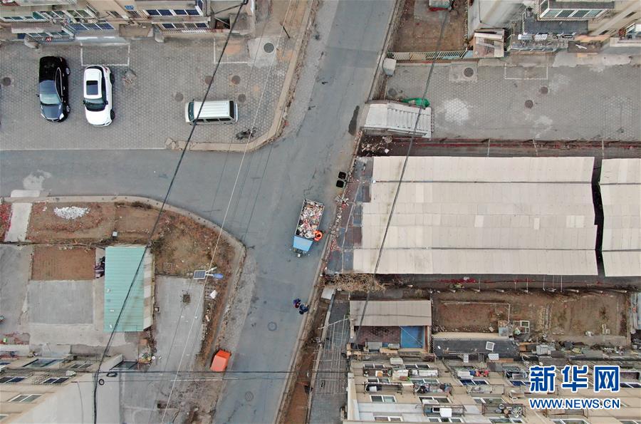 (新春走基層·代表委員履職)(4)馬路牙子上當(dāng)代表——環(huán)衛(wèi)工人莊艷的履職故事