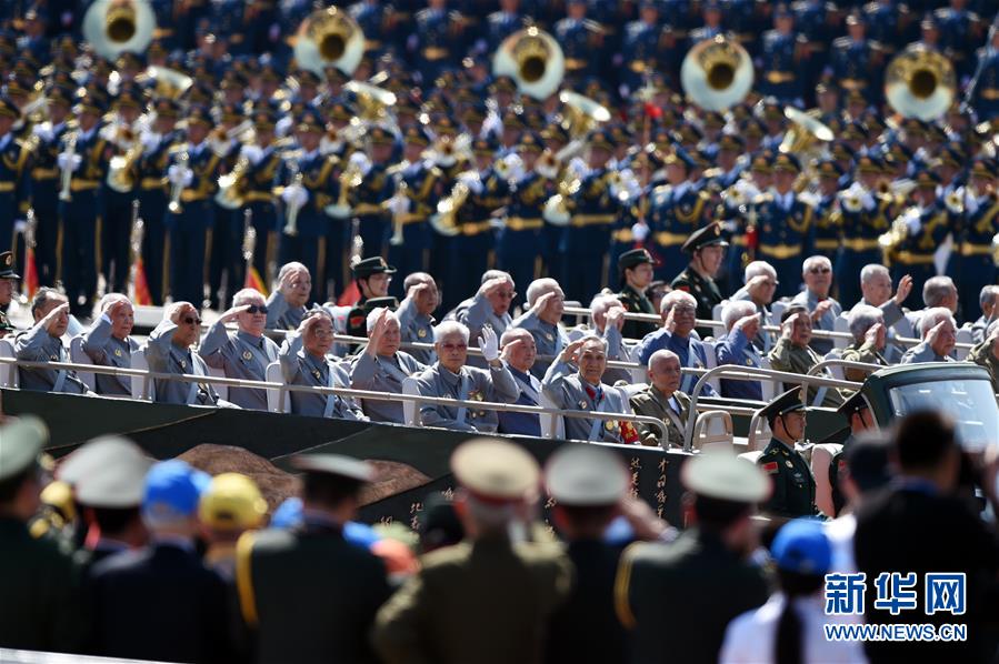 （新華全媒頭條&middot;強(qiáng)軍思想引領(lǐng)新征程&middot;圖文互動）（2）那一刻，我們光榮接受檢閱