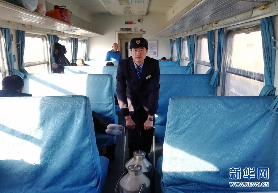 （新春走基層&middot;圖文互動）（1）變的是時間，不變的是溫情&mdash;&mdash;開往小興安嶺深處的幸福&ldquo;慢火車&rdquo;