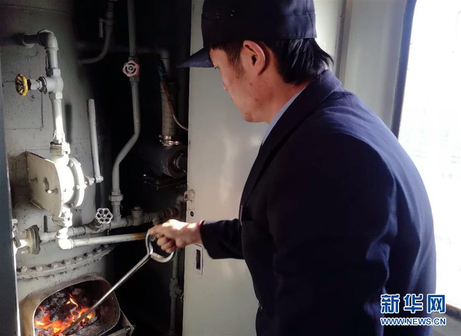 （新春走基層&middot;圖文互動）（3）變的是時間，不變的是溫情&mdash;&mdash;開往小興安嶺深處的幸福&ldquo;慢火車&rdquo;