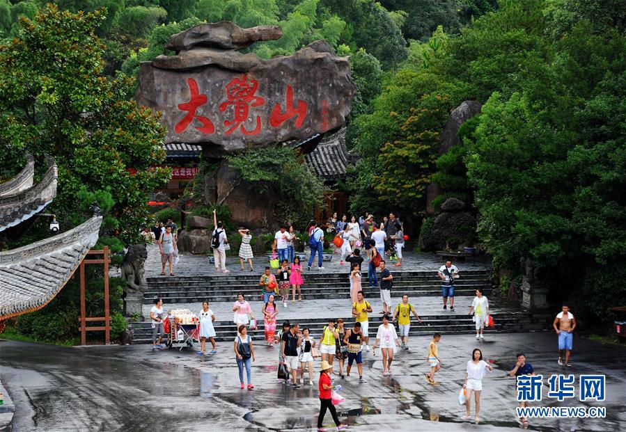 （兩會前夕看落實&middot;圖文互動）（3）奮力脫貧攻堅 生態(tài)追&ldquo;清&rdquo;逐&ldquo;綠&rdquo;&mdash;&mdash;江西落實習近平總書記全國兩會重要講話精神紀實