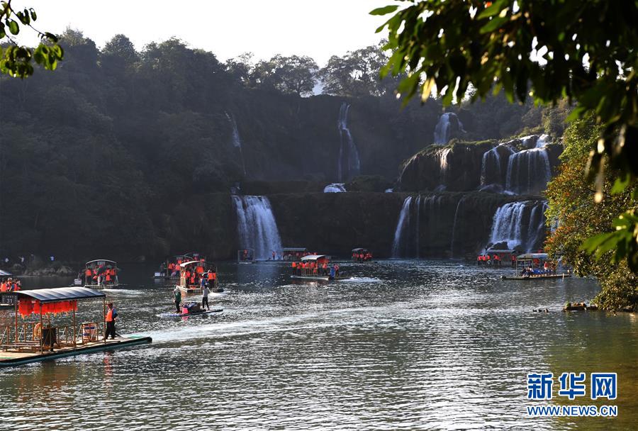 （兩會(huì)前夕看落實(shí)&middot;圖文互動(dòng)）（3）開(kāi)放合作走活發(fā)展&ldquo;新棋局&rdquo;－－廣西落實(shí)習(xí)近平總書(shū)記全國(guó)兩會(huì)重要講話精神紀(jì)實(shí)