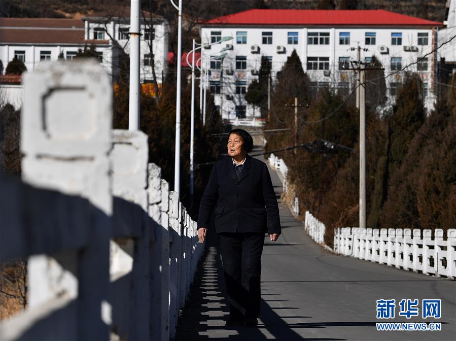 （新華全媒頭條&middot;迎接兩會(huì)特別報(bào)道&middot;圖文互動(dòng)）（1）奮進(jìn)，向著第一個(gè)百年奮斗目標(biāo)&mdash;&mdash;寫在2019年全國兩會(huì)召開之際