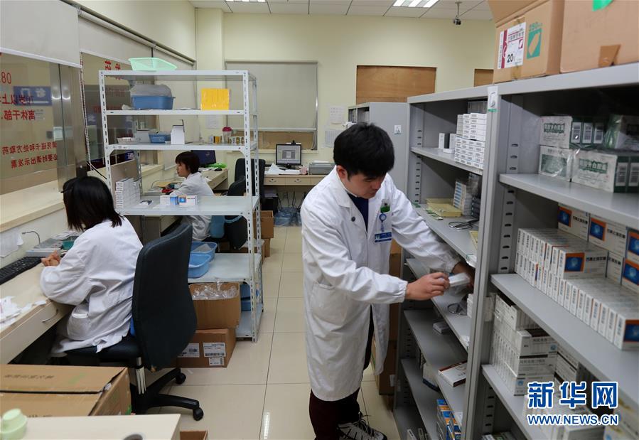 （新華全媒頭條&middot;圖文互動(dòng)）（1）一粒藥片牽動(dòng)萬(wàn)人心，藥品集中采購(gòu)給你我省了多少？