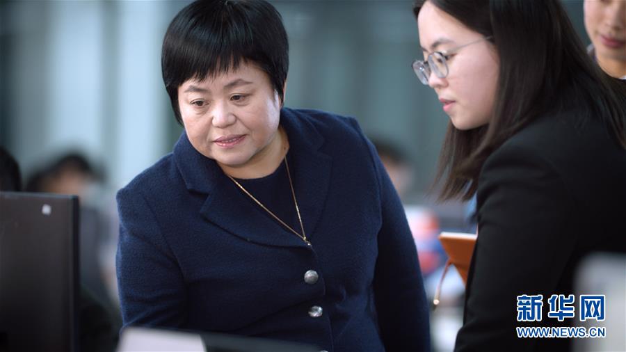 (愛國情 奮斗者·圖文互動(dòng))(3)融入國際貿(mào)易海洋的“一滴水”——記跨境電商物流“巾幗英雄”徐平