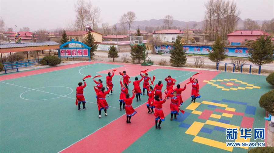 （壯麗70年&middot;奮斗新時代&middot;圖文互動）（3）情同一家，守望相助，共奔小康&mdash;&mdash;內(nèi)蒙古興安盟巴彥敖包嘎查民族團結(jié)見聞