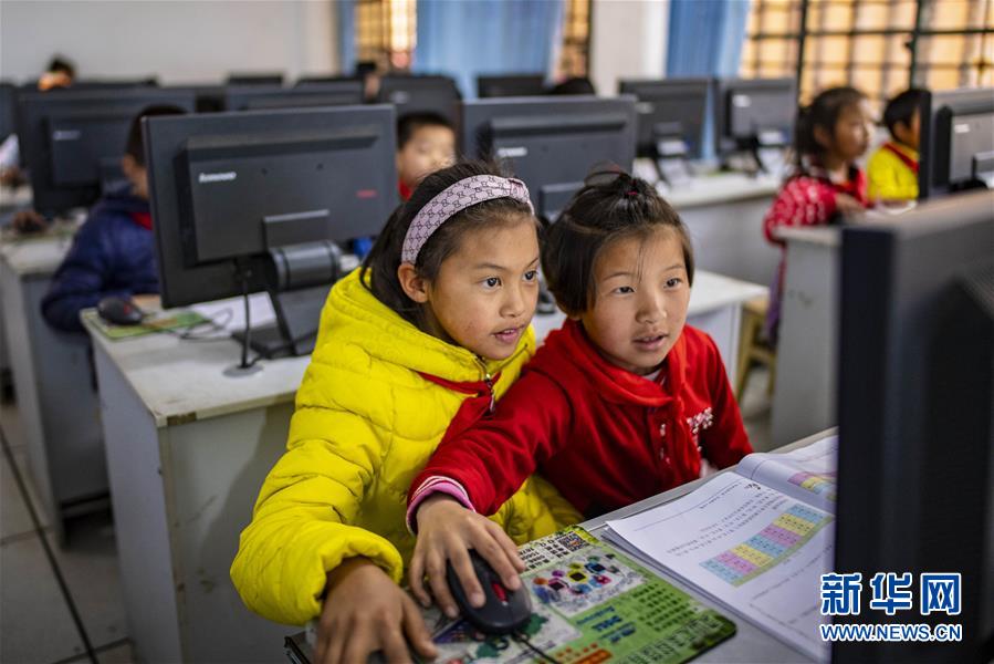 （壯麗70年&middot;奮斗新時(shí)代&middot;圖文互動(dòng)）（10）獨(dú)龍江畔，這個(gè)民族&ldquo;一躍千年&rdquo;