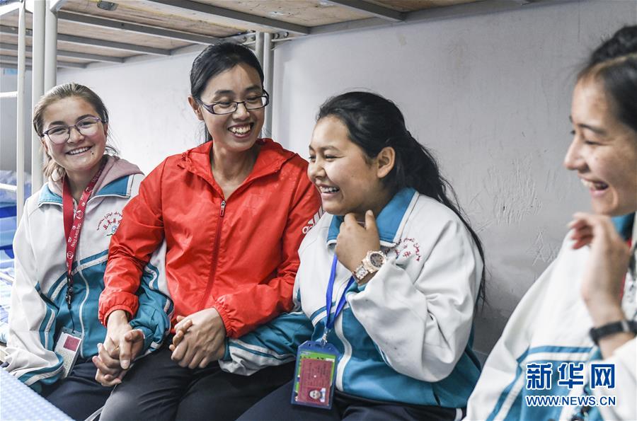 （新華全媒頭條&middot;圖文互動）（5）大漠小城的別樣青春&mdash;&mdash;記內(nèi)地青年學子扎根新疆且末教書育人