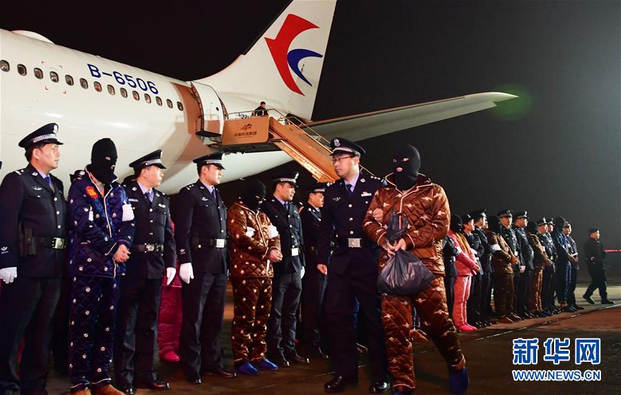 (新華全媒頭條·圖文互動)(6)擔(dān)負(fù)起護(hù)航新時代中國特色社會主義的崇高使命——黨的十八大以來公安工作述評