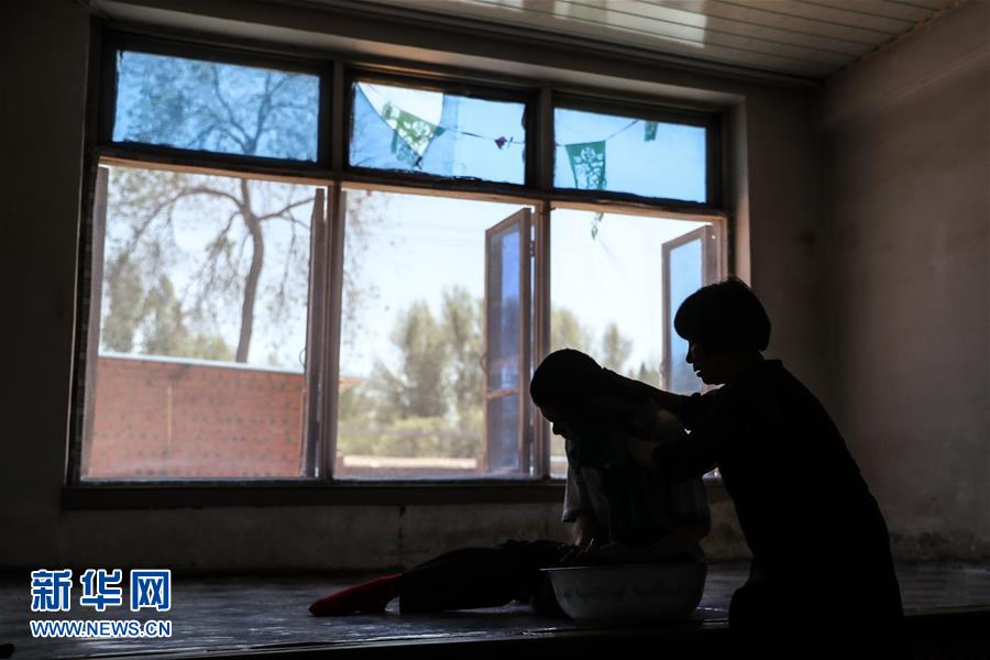 （圖文互動(dòng)）（4）一條38年的生命通道：媽媽會(huì)一直把你當(dāng)作&ldquo;雛鳥&rdquo;