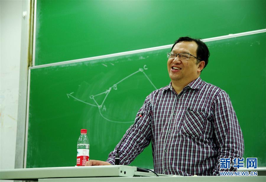 （新華全媒頭條&middot;圖文互動）（9）鍛造領(lǐng)航復(fù)興的中流砥柱&mdash;&mdash;寫在&ldquo;不忘初心、牢記使命&rdquo;主題教育即將啟動之際