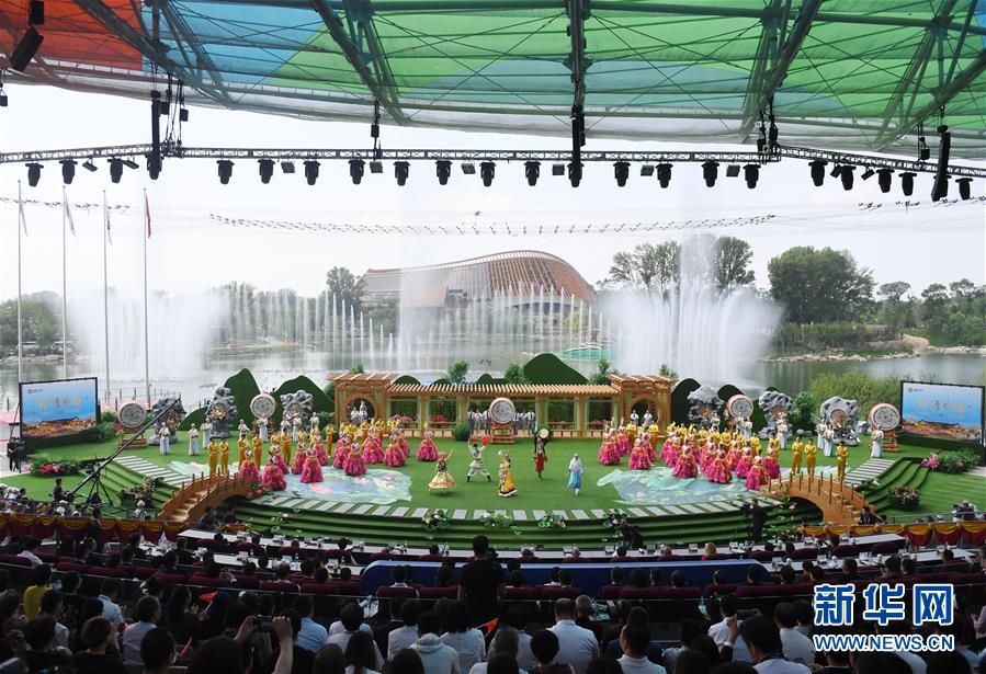 (在習近平新時代中國特色社會主義思想指引下——新時代新作為新篇章·圖文互動)(1)從世園會“看”中國綠色發(fā)展之路——寫在北京世園會“中國國家館日”到來之際