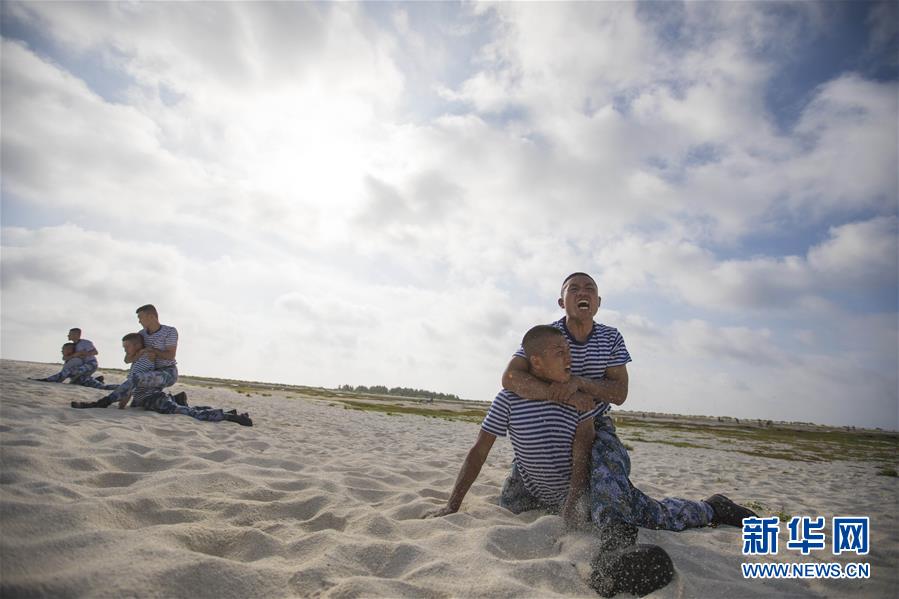 （壯麗70年&middot;奮斗新時代&middot;新華全媒頭條&middot;圖文互動）（5）&ldquo;你在我的航程上，我在你的視線里&rdquo;&mdash;&mdash;走進海軍西沙中建島官兵的五彩世界