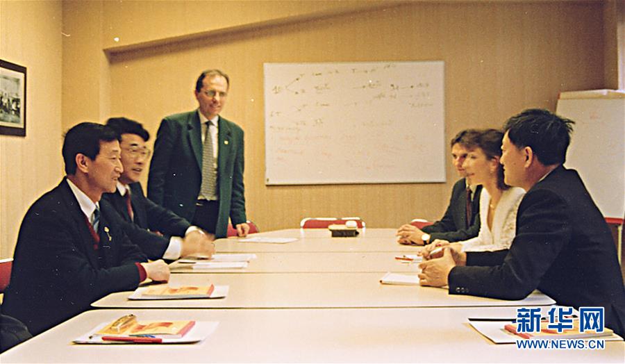 (新華全媒頭條·時代先鋒·圖文互動)(12)傳奇的英雄 無悔的忠誠——記刑偵痕跡檢驗(yàn)專家崔道植