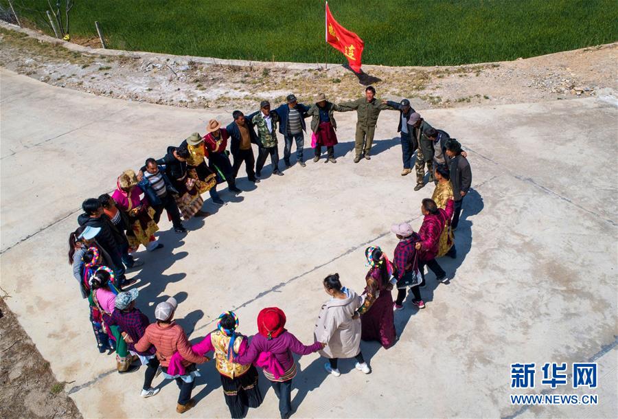 （新華全媒頭條&middot;圖文互動(dòng)）（2）藏區(qū)&ldquo;感恩連&rdquo;