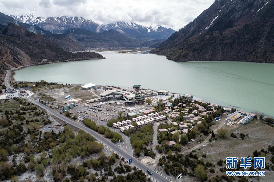（壯麗70年&middot;奮斗新時(shí)代&middot;圖文互動）（3）駛向幸福的&ldquo;天路&rdquo;&mdash;&mdash;川藏公路藏區(qū)變遷
