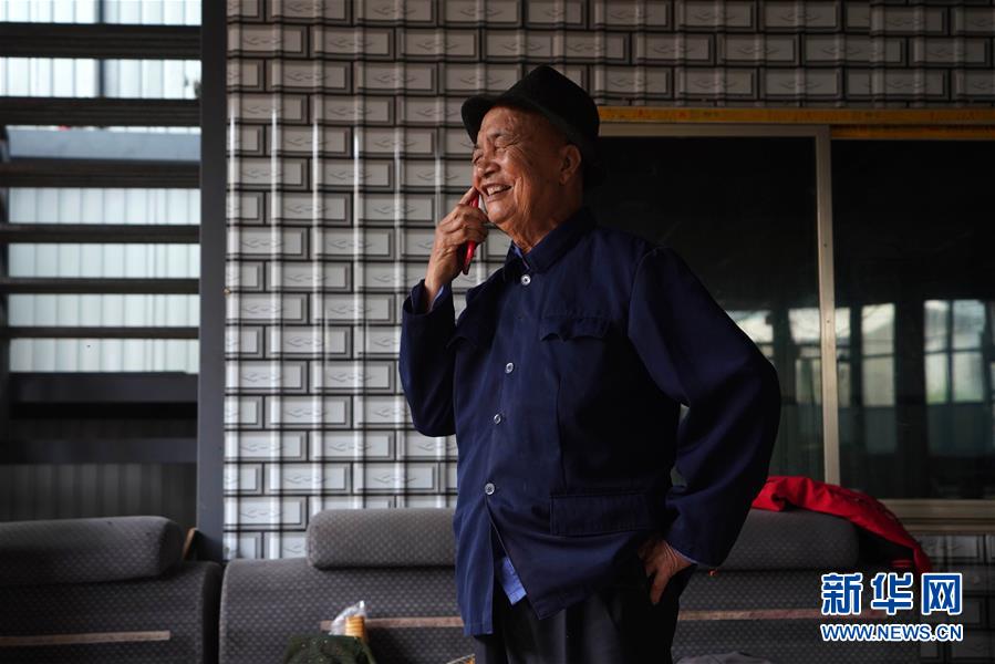 （圖文互動）（2）布朗族老人巖章應(yīng)：我從原始社會走來&hellip;&hellip;