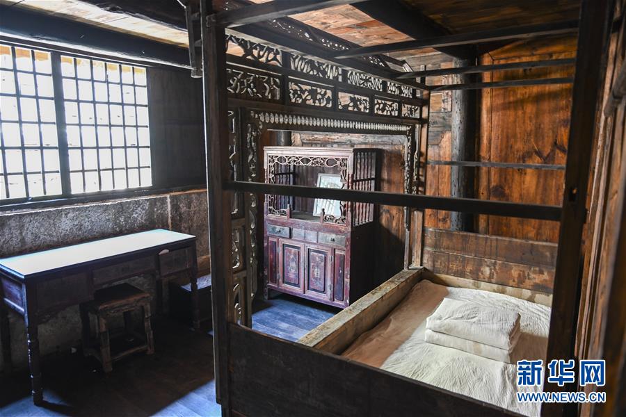 （壯麗70年&middot;奮斗新時代&mdash;&mdash;記者再走長征路&middot;圖文互動）（5）手捧棉被憶紅軍：走了那么多年，我們都念他們的好