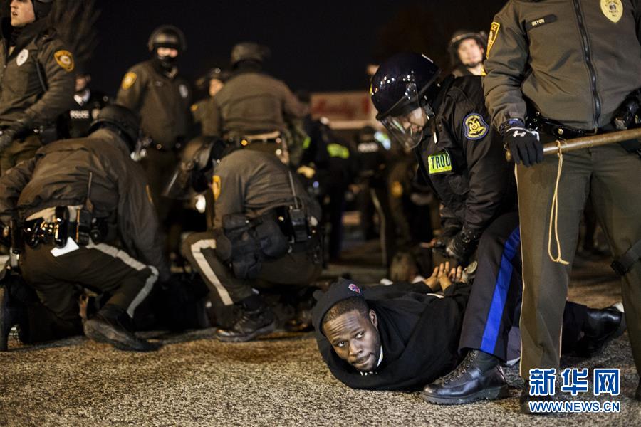 (國際·圖文互動)(1)中國人權研究會發(fā)表文章揭批“美式人權”虛偽本質(zhì)