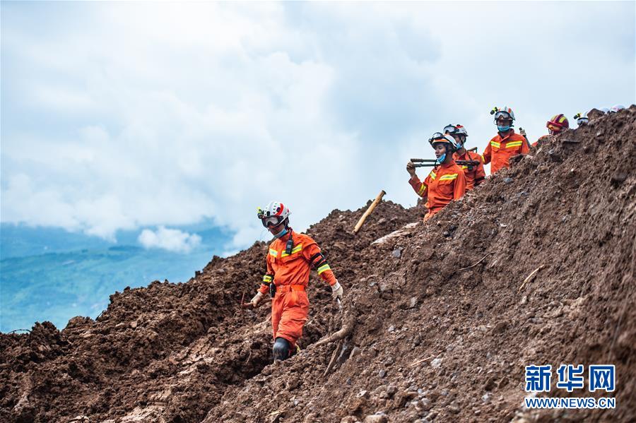 （新華全媒頭條&middot;圖文互動）（3）有一絲希望，就盡百倍努力&mdash;&mdash;貴州水城&ldquo;7&middot;23&rdquo;特大山體滑坡72小時救援紀(jì)實(shí)