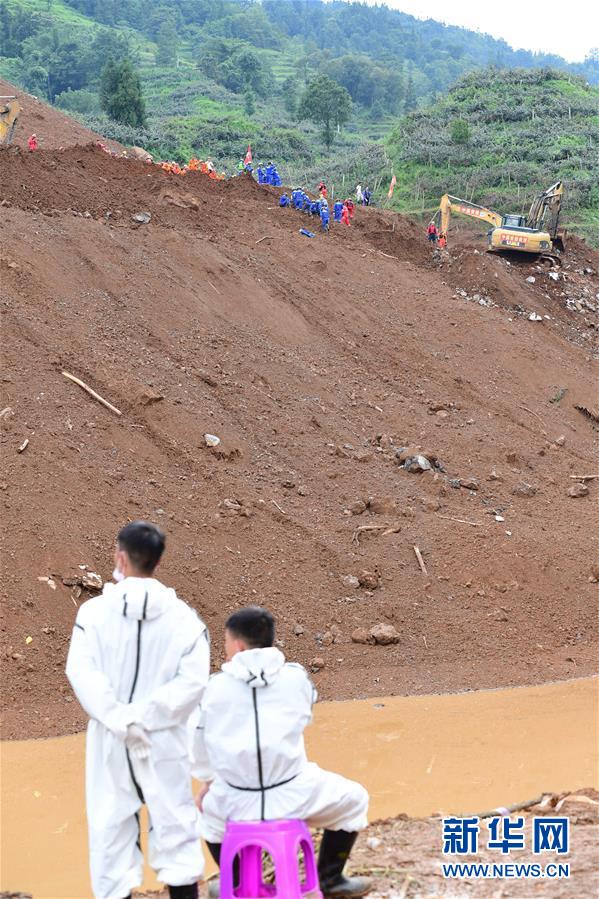 （新華全媒頭條&middot;圖文互動）（9）有一絲希望，就盡百倍努力&mdash;&mdash;貴州水城&ldquo;7&middot;23&rdquo;特大山體滑坡72小時救援紀(jì)實(shí)