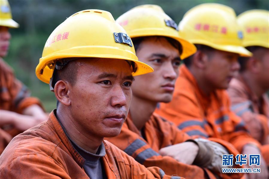 （新華全媒頭條&middot;圖文互動）（8）有一絲希望，就盡百倍努力&mdash;&mdash;貴州水城&ldquo;7&middot;23&rdquo;特大山體滑坡72小時救援紀(jì)實(shí)