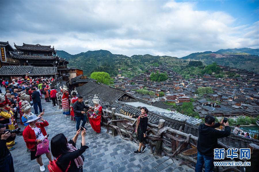 （壯麗70年&middot;奮斗新時(shí)代&mdash;&mdash;共和國(guó)發(fā)展成就巡禮&middot;圖文互動(dòng)）（9）多彩貴州闖新路