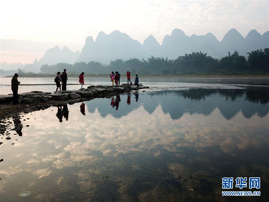 （壯麗70年&middot;奮斗新時(shí)代&mdash;&mdash;共和國發(fā)展成就巡禮&middot;圖文互動(dòng)）（8）壯美廣西70年：走活開放新棋局 勠力共圓復(fù)興夢(mèng)