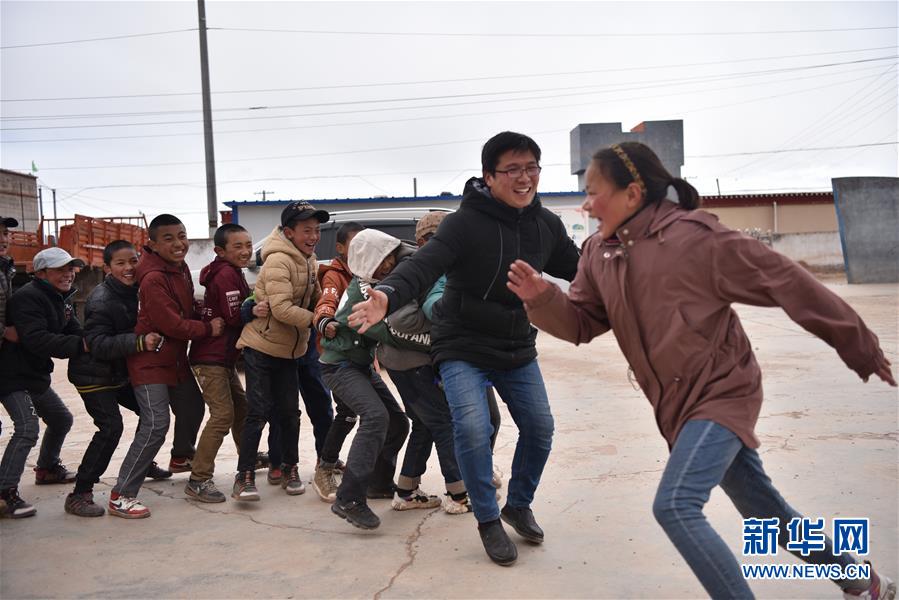 （不忘初心、牢記使命&middot;圖文互動）（7）青春之花綻放五千米云端&mdash;&mdash;記扎根海拔最高縣小學(xué)教師夫妻杜安東、曹曉花