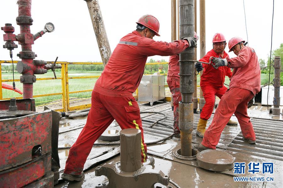 （新華全媒頭條&middot;圖文互動）（8）百年油田正青春&mdash;&mdash;記新時代大慶精神大慶人