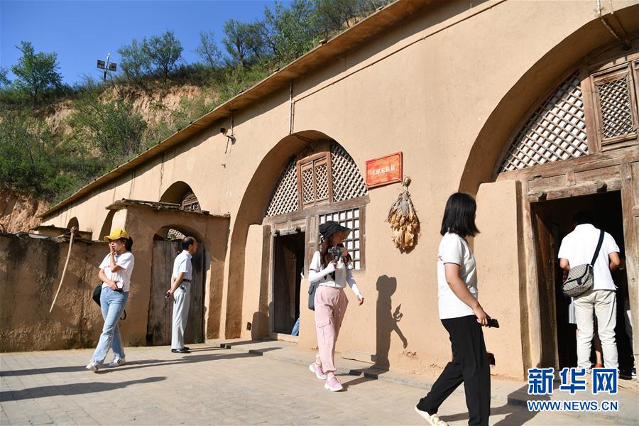 （新華全媒頭條&middot;壯麗70年&middot;奮斗新時(shí)代&mdash;&mdash;記者再走長征路&middot;圖文互動(dòng)）（9）紅星，從這里照耀中國&mdash;&mdash;陜北見證中國革命的歷史轉(zhuǎn)折