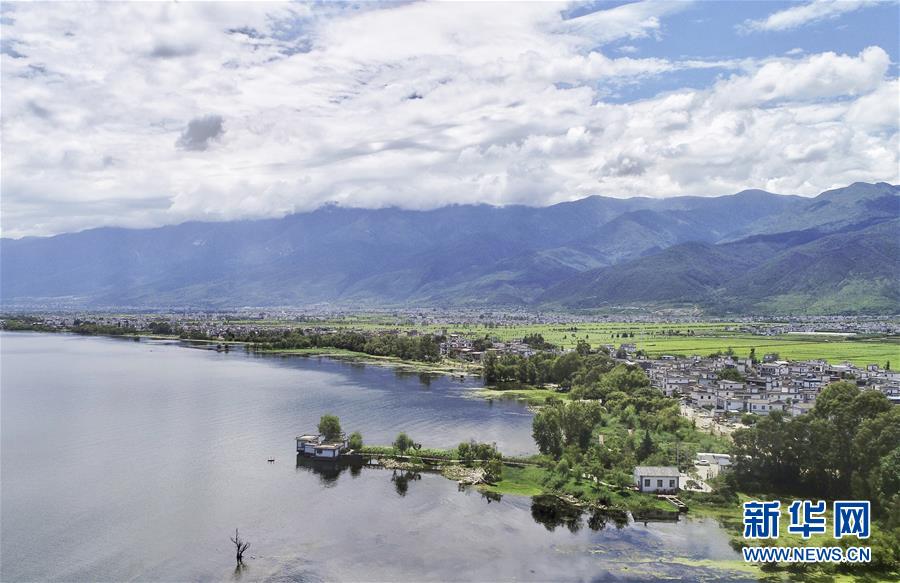 (在習(xí)近平新時(shí)代中國(guó)特色社會(huì)主義思想指引下——新時(shí)代新作為新篇章·總書(shū)記關(guān)心的百姓身邊事·圖文互動(dòng))(2)留住鄉(xiāng)愁 綻放新顏——傳統(tǒng)村落保護(hù)激發(fā)鄉(xiāng)村活力