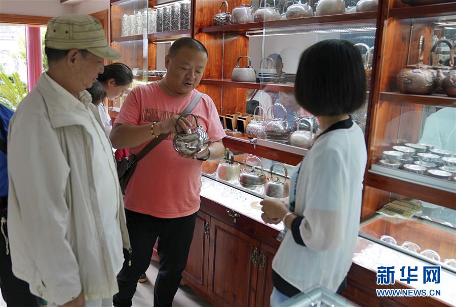 (在習(xí)近平新時(shí)代中國(guó)特色社會(huì)主義思想指引下——新時(shí)代新作為新篇章·總書(shū)記關(guān)心的百姓身邊事·圖文互動(dòng))(3)留住鄉(xiāng)愁 綻放新顏——傳統(tǒng)村落保護(hù)激發(fā)鄉(xiāng)村活力