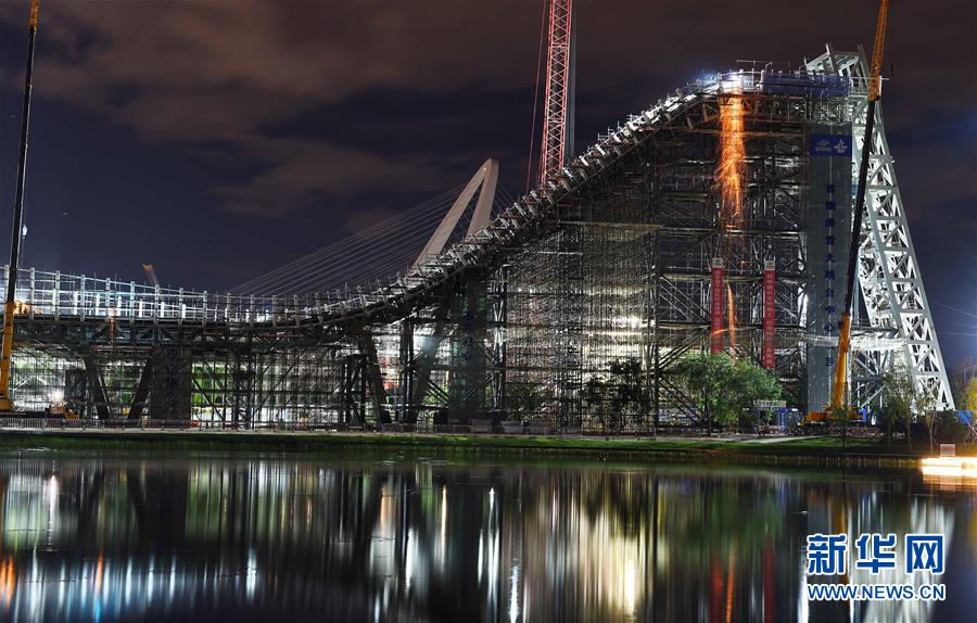 (新華全媒頭條·圖文互動)(14)百年首鋼 百煉成鋼——從鋼鐵強國“夢工廠”到改革轉(zhuǎn)型“排頭兵”