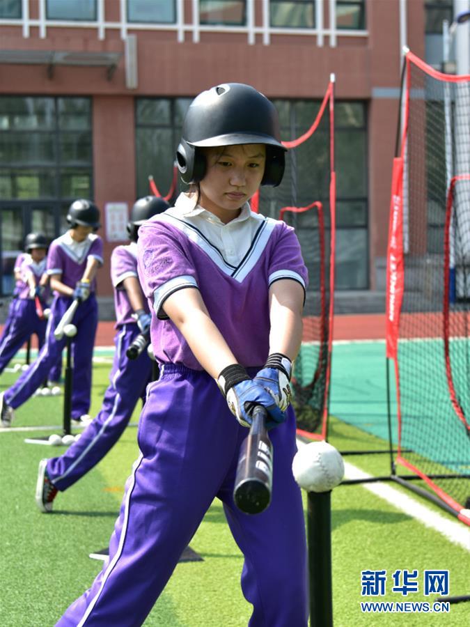 （體育&middot;圖文互動）（3）（在習近平新時代中國特色社會主義思想指引下&mdash;&mdash;新時代新作為新篇章&middot;總書記關心的百姓身邊事）奔跑吧，少年！&mdash;&mdash;體育讓孩子們插上強壯的翅膀（配本社同題文字稿）