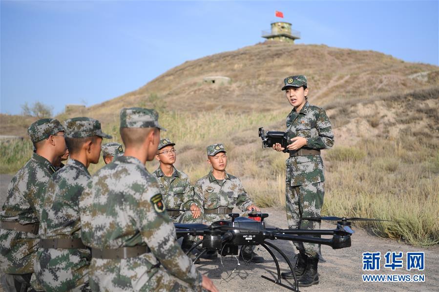 （圖文互動(dòng)）（1）歷史的見(jiàn)證&mdash;&mdash;陸軍邊海防學(xué)院維吾爾族女講師其曼古力一家三代守疆固邊記事