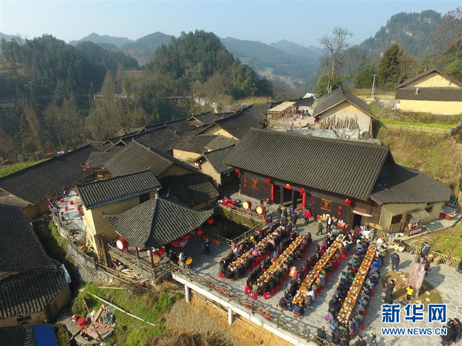 （集中連片特困地區(qū)貧困村調(diào)研行&middot;圖文互動）（4）精準(zhǔn)扶貧結(jié)出&ldquo;幸福果&rdquo;&mdash;&mdash;湖南花垣縣十八洞村脫貧調(diào)查
