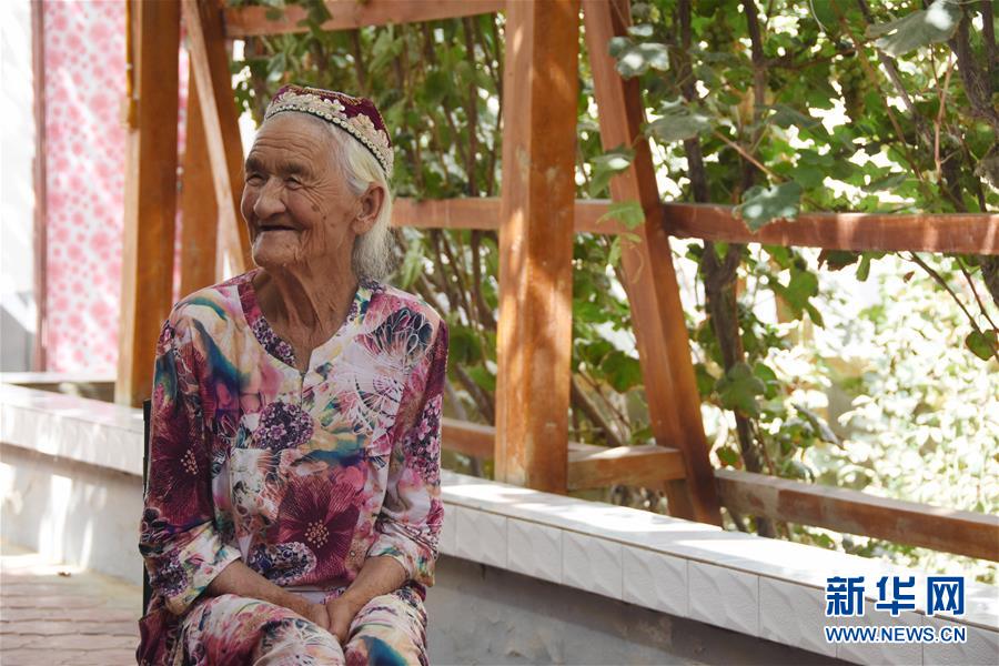 （新華全媒頭條&middot;圖文互動(dòng)）（1）同心筑夢映天山&mdash;&mdash;新疆70年改革發(fā)展穩(wěn)定述評