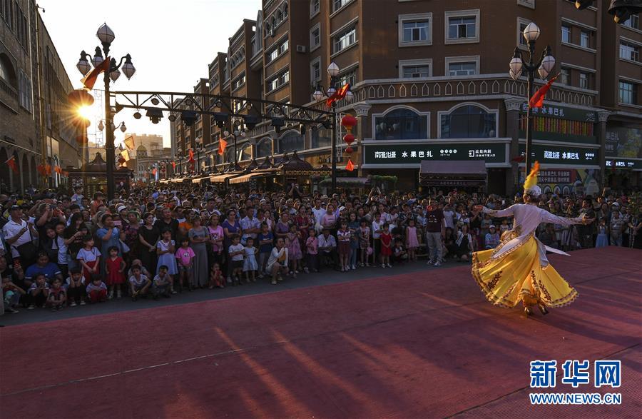 （新華全媒頭條&middot;圖文互動(dòng)）（5）同心筑夢映天山&mdash;&mdash;新疆70年改革發(fā)展穩(wěn)定述評