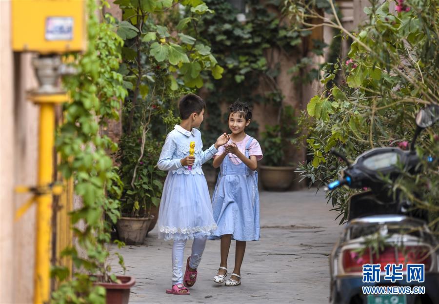 （新華全媒頭條&middot;圖文互動(dòng)）（7）同心筑夢映天山&mdash;&mdash;新疆70年改革發(fā)展穩(wěn)定述評