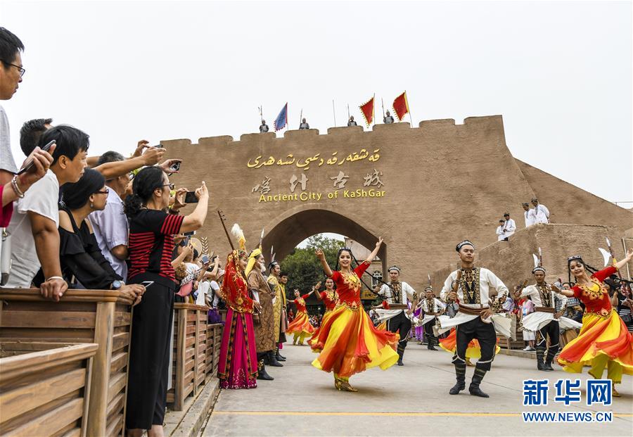 （新華全媒頭條&middot;圖文互動(dòng)）（8）同心筑夢映天山&mdash;&mdash;新疆70年改革發(fā)展穩(wěn)定述評