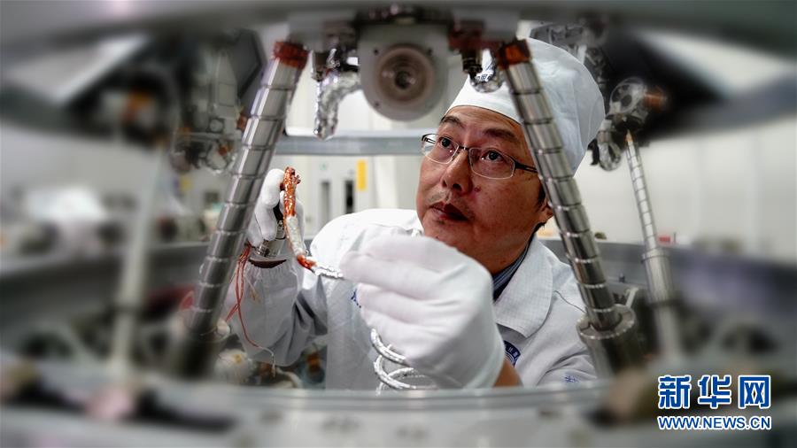 （德耀中華&middot;圖文互動）（1）王曙群：&ldquo;腳踏實地、仰望星空&rdquo;的大國工匠