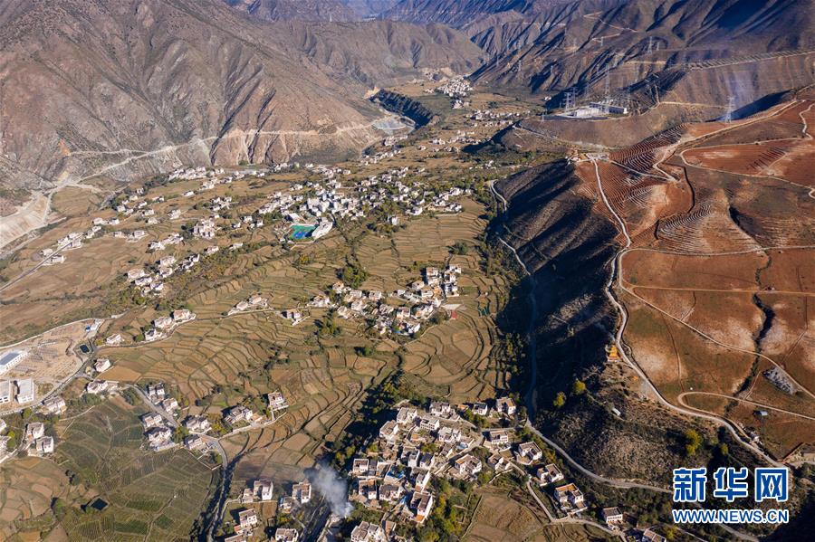 (圖文互動)(6)香巴拉并不遙遠(yuǎn)——寫在潔白的現(xiàn)代藏鄉(xiāng)