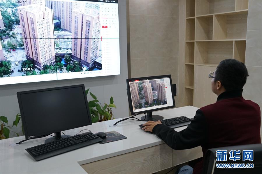 （在習(xí)近平新時(shí)代中國(guó)特色社會(huì)主義思想指引下&mdash;&mdash;新時(shí)代新作為新篇章&middot;總書(shū)記關(guān)切高質(zhì)量發(fā)展&middot;圖文互動(dòng)）（3）同一片家園，同一個(gè)夢(mèng)想&mdash;&mdash;棚改區(qū)里的民生新事